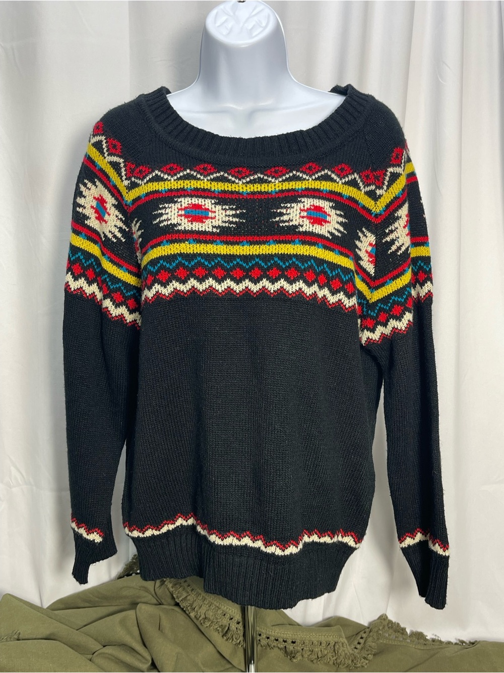 Women’s Black Crewneck Sweater with Multicolor Fair Isle Yoke Sz L